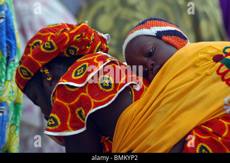 L'intérieur du marché de Djenné lundi Banque D'Images