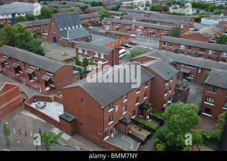 Vue aérienne de la nouvelle ligne de sable dans le sud de Belfast. Ce domaine a été traditionnellement une Loyallist farouchement fidèles protestants et zone de la classe ouvrière. Banque D'Images