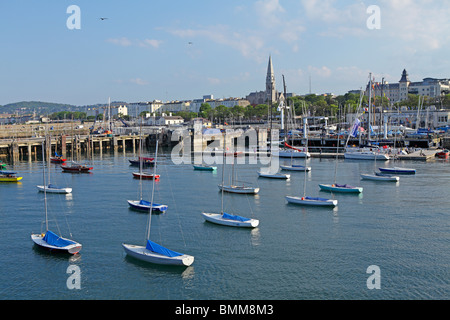 Port de Dún Laoghaire, Co Dublin, République d'Irlande Banque D'Images