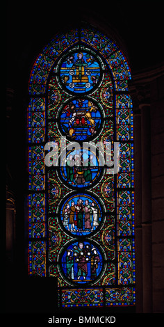 St Denis, Paris, France. Le Anagogical Fenêtre sur les allégories de Saint Paul Banque D'Images