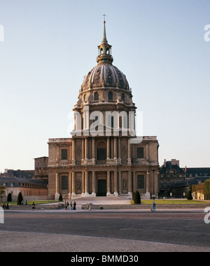 St Louis des Invalides, Paris, France. Conçu par Parti Libéral Bruant (1670-7) avec Dome de Mansart 1680-91 Banque D'Images