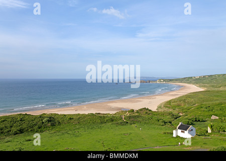 Plage de sable de Whitepark Bay, comté d'Antrim, en Irlande du Nord Banque D'Images