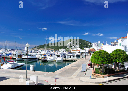 Vue sur le port, Santa Eularia des Riu, Ibiza, Baléares, Espagne Banque D'Images