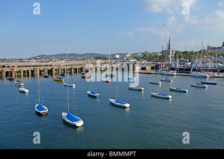 Port de Dún Laoghaire, Co Dublin, République d'Irlande Banque D'Images