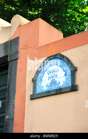 Azujelos, historique panneau routier - Monte, Madère Banque D'Images