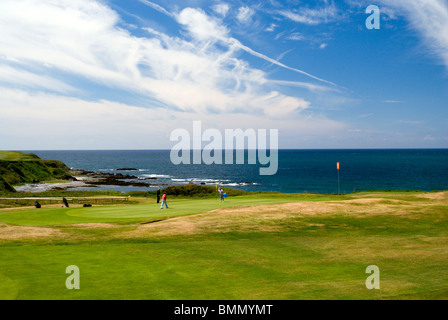 Les golfeurs sur le parcours de golf et du district de nefyn péninsule lleyn gwynedd North Wales UK Banque D'Images