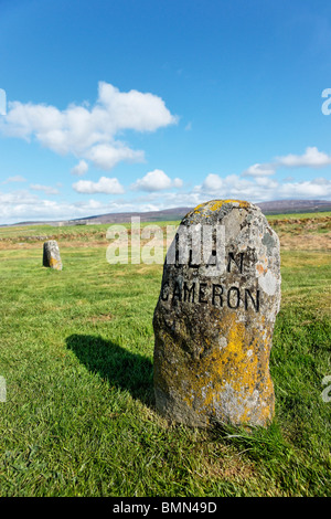 Pierre tombale jacobite du Clan Cameron sur le champ de bataille de Culloden, près d'Inverness, Highland, Scotland, UK Banque D'Images