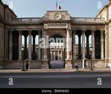 Assemblée Nationale, Paris, France. Anciennement Palais Bourbon, construit 1722-28. Banque D'Images