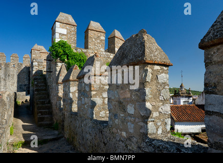 Le Portugal, l'Alentejo, Serpa remparts du château Banque D'Images