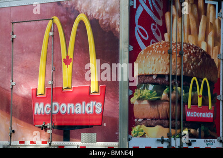 Camion de livraison de McDonald's Banque D'Images