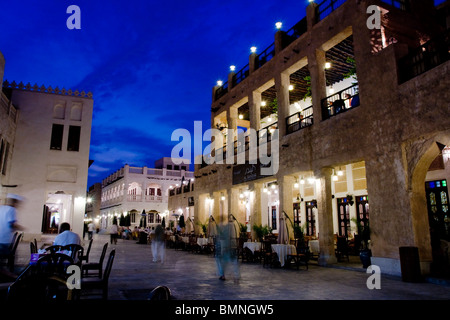 Qatar, Doha, le Souk Waqif Crépuscule Banque D'Images