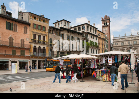 Piazza delle Erbe, Vérone, Italie Banque D'Images