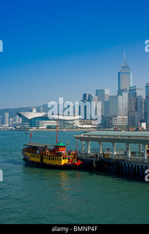 Harbour Skyline Junk Banque D'Images