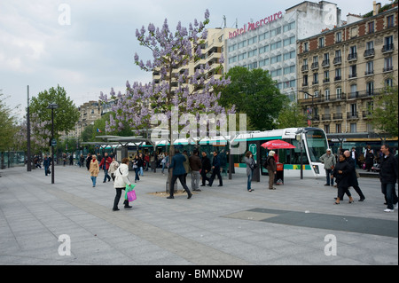 Paris, la société Tramway T3 - Paris, tramway moderne T3 Banque D'Images