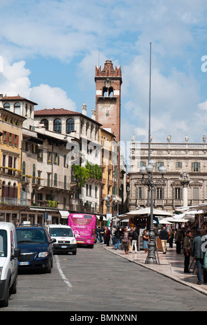 Piazza delle Erbe, Vérone, Italie Banque D'Images