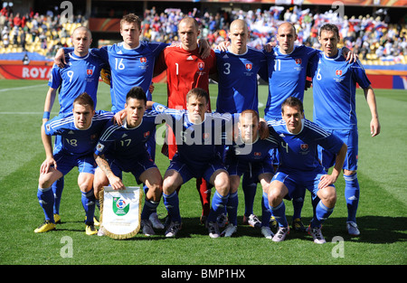 Groupe de l'ÉQUIPE DE LA SLOVAQUIE LA SLOVAQUIE Nouvelle-zélande V ROYAL BAFOKENG STADIUM AFRIQUE DU SUD 15 Juin 2010 Banque D'Images