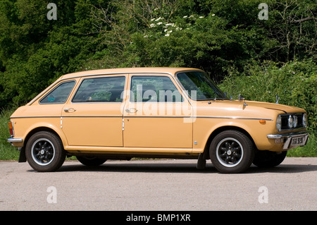 Maxi austin voiture voitures English uk classic des Années 1970 Années 1970 British Leyland bl berline compacte voiture ordures de la famille Brown Banque D'Images