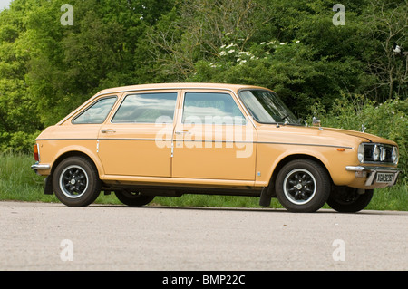 Maxi austin voiture voitures English uk classic des Années 1970 Années 1970 British Leyland bl berline compacte voiture ordures de la famille Brown Banque D'Images