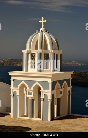 Dôme de l'église Firostefani Santorini Cyclades Iles grecques Banque D'Images