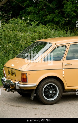 Maxi austin voiture voitures English uk classic des Années 1970 Années 1970 British Leyland bl berline compacte voiture ordures de la famille Brown Banque D'Images