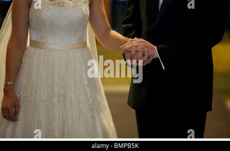 L'échange de quelques vœux pendant la cérémonie du mariage Banque D'Images