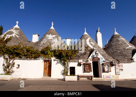 Maisons Trulli à Alberobello, dans les Pouilles, Italie Banque D'Images