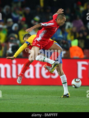 LUCIO & JONG TAE SE BRÉSIL V RPD de Corée ELLIS PARK DE JOHANNESBURG, AFRIQUE DU SUD 15 Juin 2010 Banque D'Images