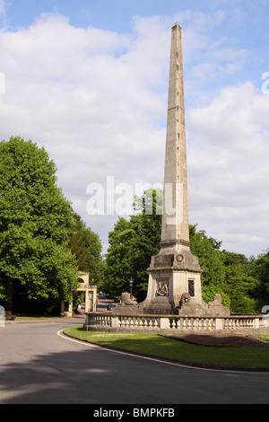 Bath Royal Victoria Park obélisque commémorant la reine Victoria, le parc a ouvert ses portes en 1830 Banque D'Images