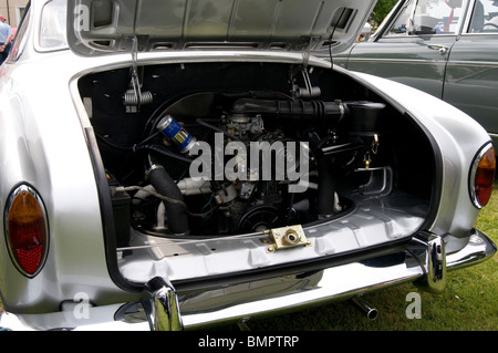 Vw Karman Ghia moteur Volkswagen Beetle télévision quatre Banque D'Images