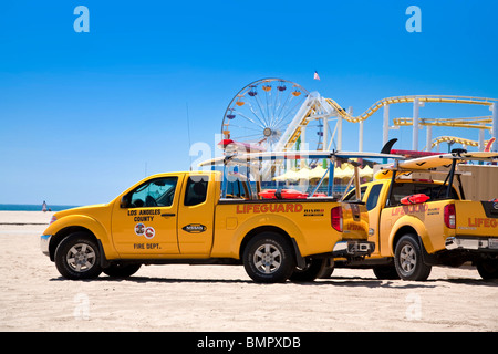 La plage de Santa Monica (Muscle Beach) avec en arrière-plan, Los Angeles, Californie, USA Banque D'Images