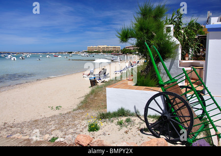 Vue de la plage, l'Estany d'es Peix, Majorque, Îles Baléares, Espagne Banque D'Images