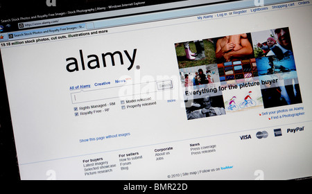 Une photo de l'avant page d'accueil du site Alamy montrant des échantillons de photographies et un moteur de recherche interne Banque D'Images