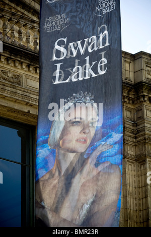 Lac des cygnes Ballet Banner pendant du Royal Albert Hall Londres UK Banque D'Images