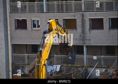 Démolition de la tristement célèbre Conseil Banques Billy housing estate à Penarth Vale of Glamorgan South Wales UK Banque D'Images