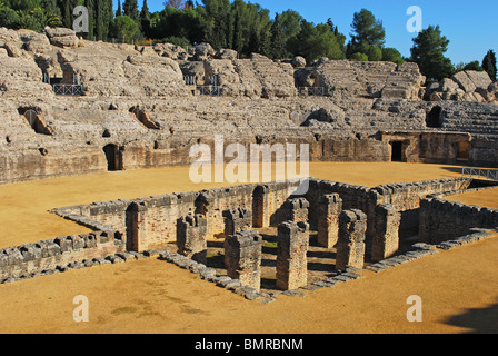 Arena de l'Amphithéâtre, Italica, Séville, Province de Séville, Andalousie, Espagne, Europe de l'Ouest. Banque D'Images