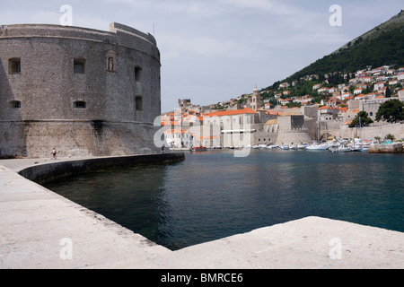 Fort Saint John et Vieux Port de Dubrovnik, Croatie Banque D'Images