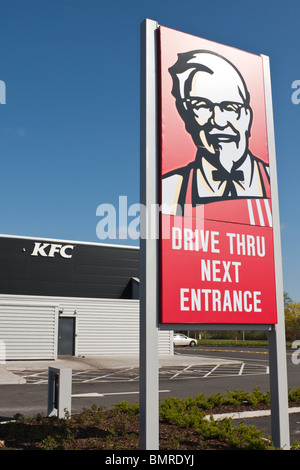 KFC drive grâce à signer Banque D'Images