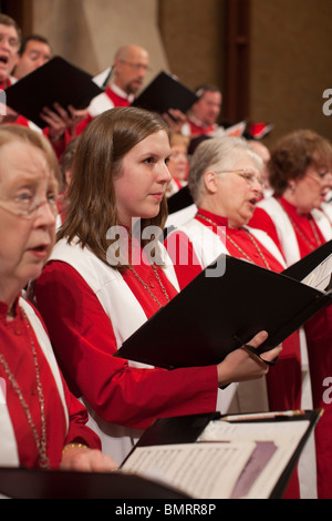La chorale adultes de l'Église luthérienne, l'Église évangélique luthérienne d'Amérique (ELCA) congrégation à Austin Banque D'Images