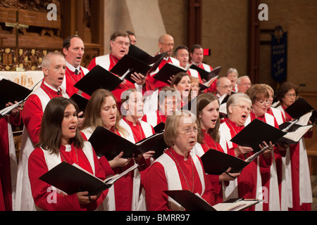 La chorale adultes de l'Église luthérienne, l'Église évangélique luthérienne d'Amérique (ELCA) congrégation à Austin Banque D'Images