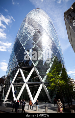 30 St Mary Axe, alias le Gherkin et Swiss Re Building,London, England, UK Banque D'Images