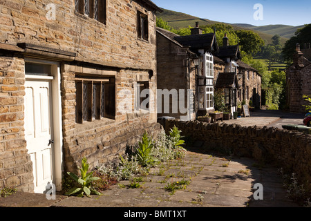 UK, Derbyshire, Edale, Le Vieux Nag's Head Pub, point de départ officiel de la Pennine Way chemin longue distance Banque D'Images