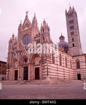 Sienne - cathédrale Santa Maria Assunta à matin Banque D'Images