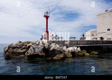 En face du phare du Fort de St Jean, vieille ville de Dubrovnik, Dalmatie, Croatie Banque D'Images