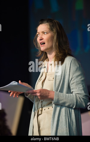 Pour l'auteur FE Higgins en atelier d'art dramatique au Hay Festival écoles de jour Hay-on-Wye Powys Pays de Galles Cymru UK Banque D'Images