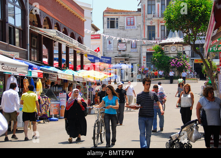 ISTANBUL, TURQUIE. Une scène de rue sur le l'île des Princes de Frederikshavn, un week-end à la mer de Marmara. L'année 2009. Banque D'Images