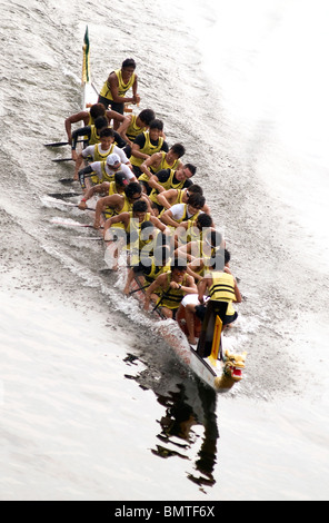 Malaysia International Dragon Boat Festival 2010 s'est tenue à Putrajaya avec des participants de nombreux pays en Asie Banque D'Images