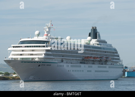 Un paquebot de croisière "Crystal Symphony' quitte Belfast Banque D'Images