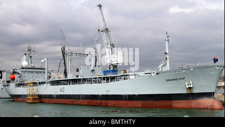 Orangeleaf RFA (A110) est une feuille de soutien de la flotte de la classe de la citerne auxiliaire de la Flotte royale. Photographié dans le port de Portsmouth. Banque D'Images