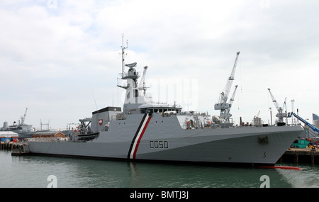 CG50 Port d'Espagne un patrouilleur océanique de 90 mètres (VPO) pour la Trinité-et-Tobago de garde-côtes. Photographié dans le port de Portsmouth. Banque D'Images