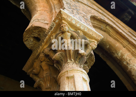 Détails des colonnes du cloître de l'abbaye de Monreale, Monreale, Italie Banque D'Images